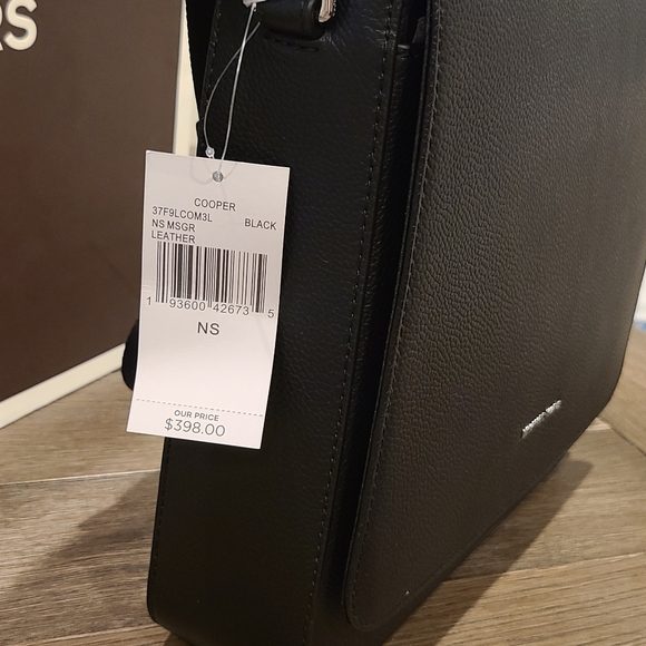 Men messenger bag brand new with tags. - Picture 7 of 7